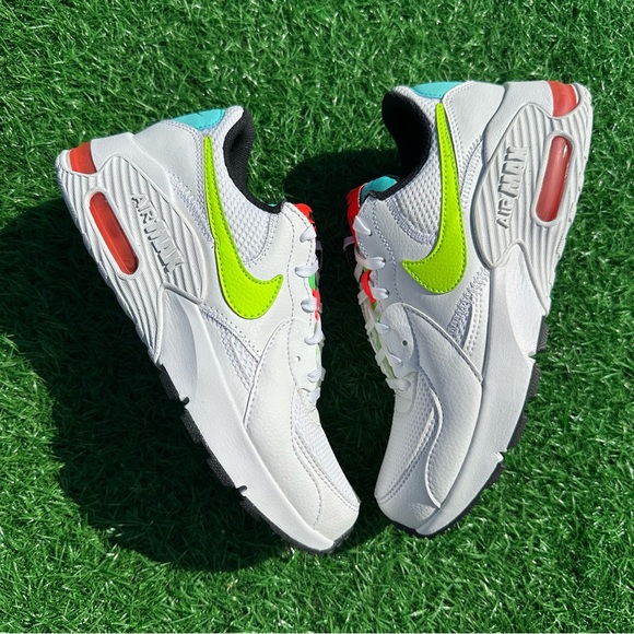 Nike Air Max Excee White / Volt Black / Laser Crimson - Picture 9 of 13